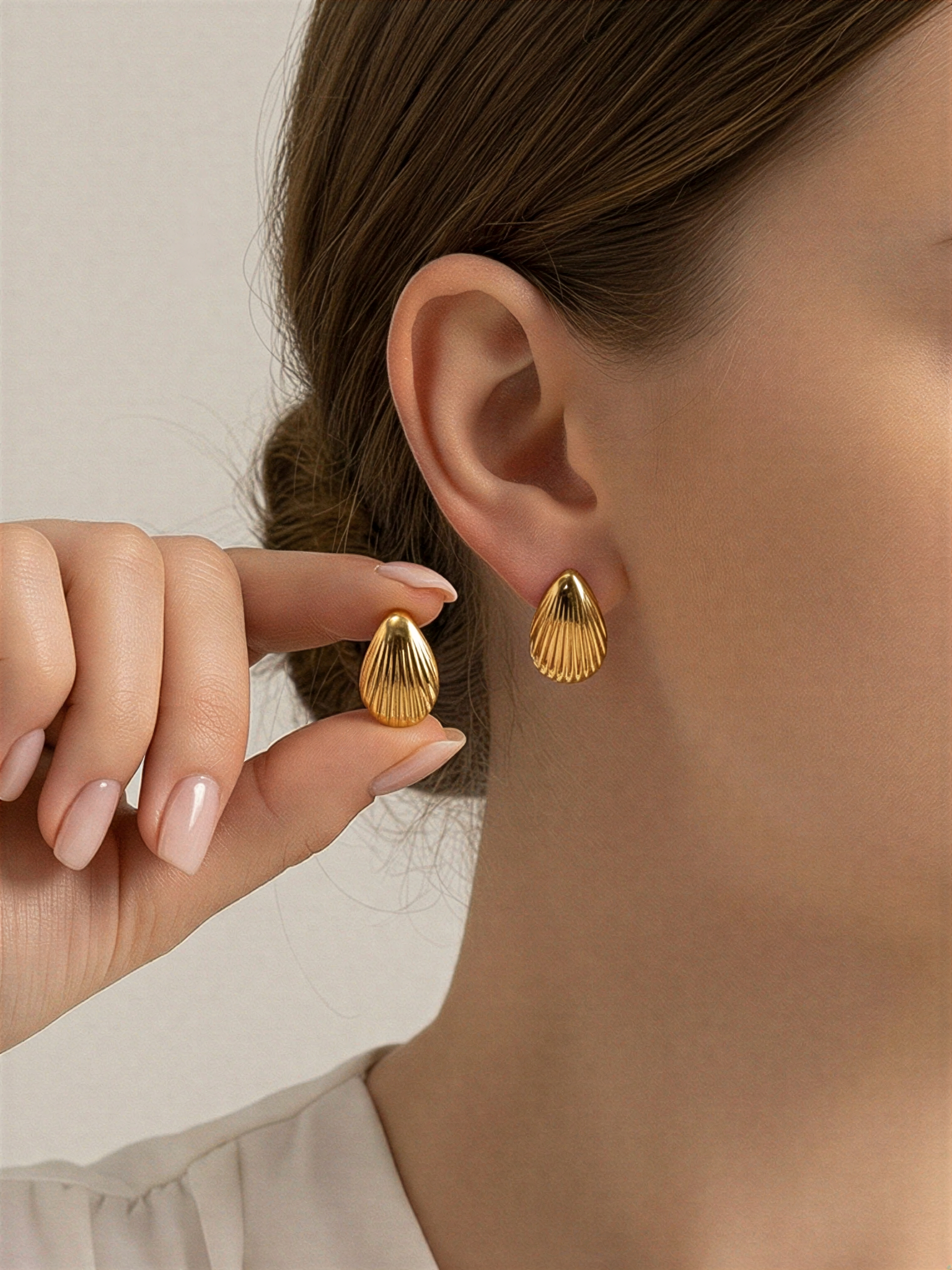 Ribbed Teardrop Studs