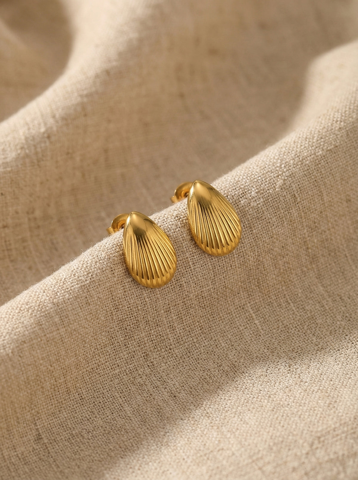 Ribbed Teardrop Studs