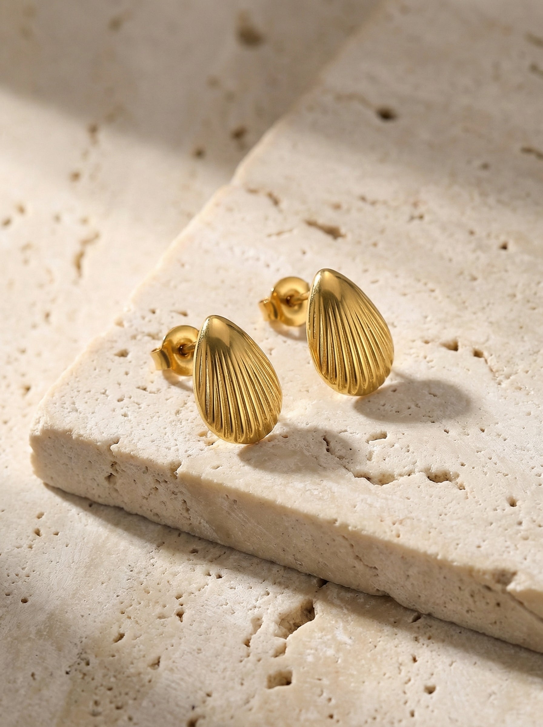 Ribbed Teardrop Studs