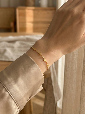 Cross Link Bracelet