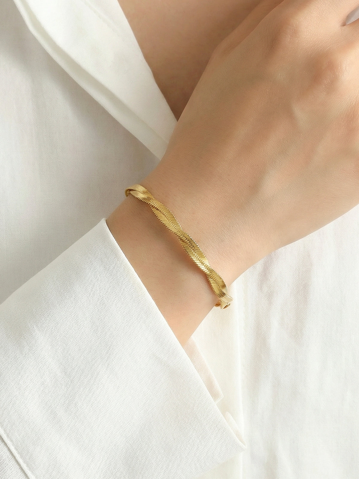 Twisted Herringbone Chain Bracelet