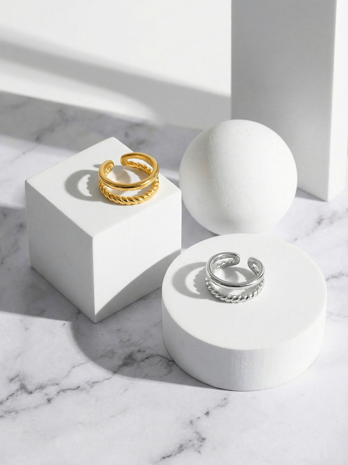 Twist Crossover Ring