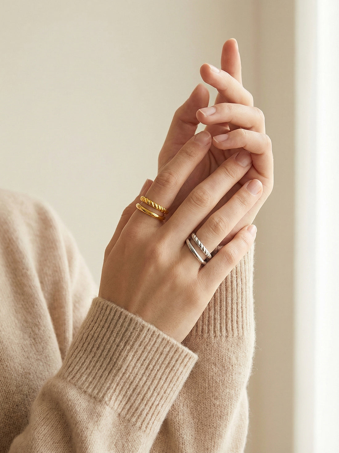 Twist Crossover Ring