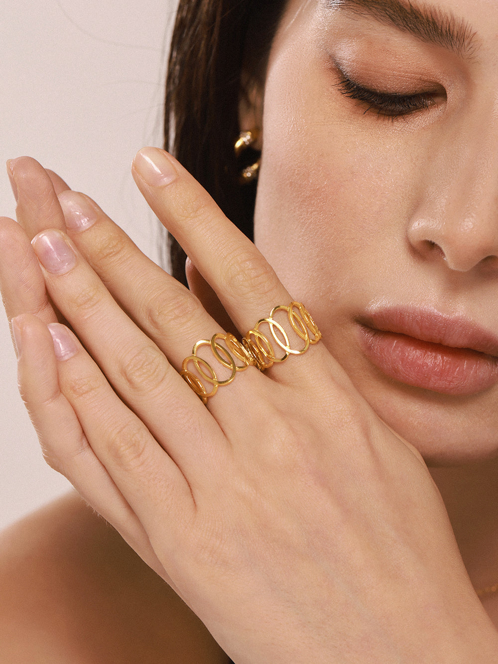 Sculptural Oval Link Ring